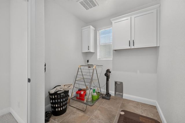 3989 Salt Point Way, Rancho Cordova, CA 95742