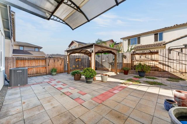 3989 Salt Point Way, Rancho Cordova, CA 95742