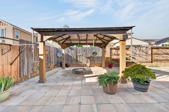 3989 Salt Point Way, Rancho Cordova, CA 95742