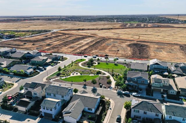 3989 Salt Point Way, Rancho Cordova, CA 95742