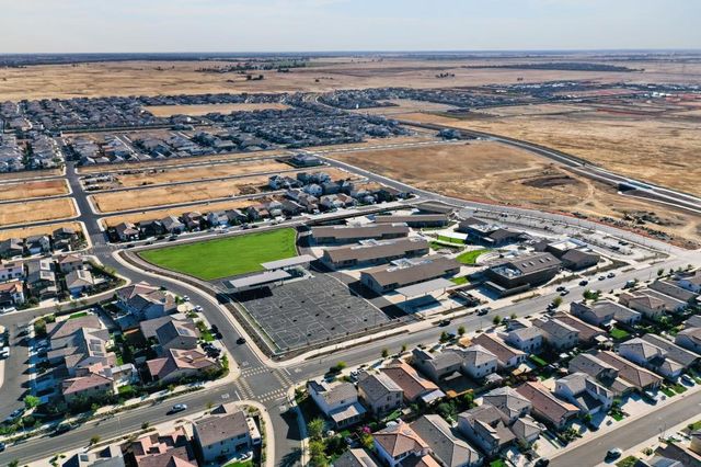 3989 Salt Point Way, Rancho Cordova, CA 95742