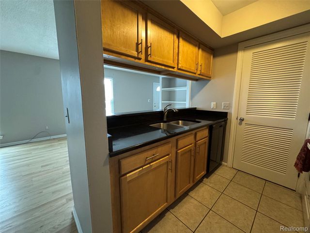 6958 Harvard Lane, Canton Charter Township, MI 48187