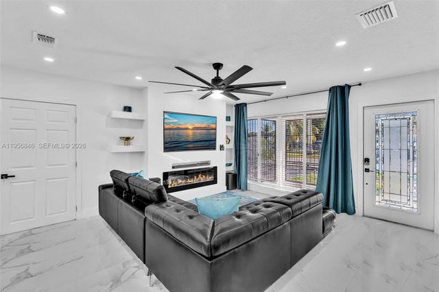 560 N Perviz Ave, Opa-locka, FL 33054