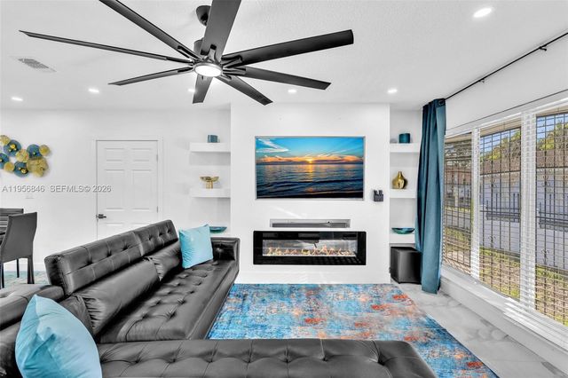 560 N Perviz Ave, Opa-locka, FL 33054