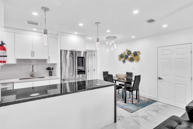 560 N Perviz Ave, Opa-locka, FL 33054