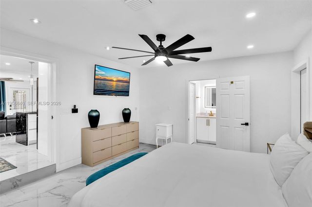 560 N Perviz Ave, Opa-locka, FL 33054