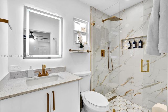 560 N Perviz Ave, Opa-locka, FL 33054