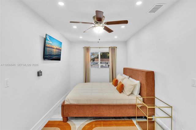 560 N Perviz Ave, Opa-locka, FL 33054