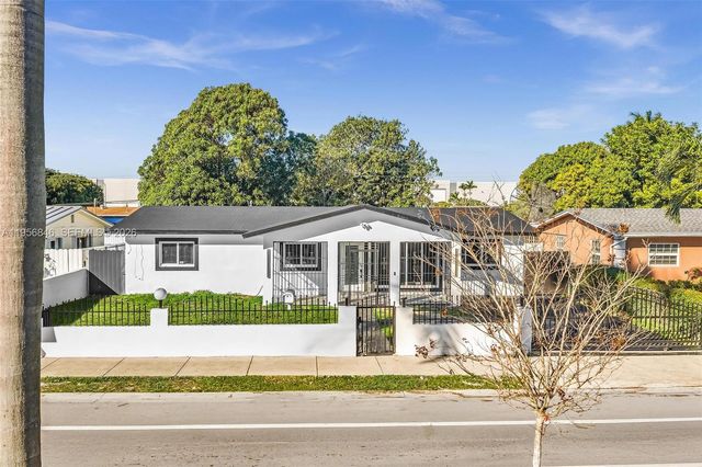 560 N Perviz Ave, Opa-locka, FL 33054