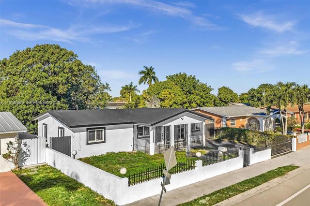 560 N Perviz Ave, Opa-locka, FL 33054