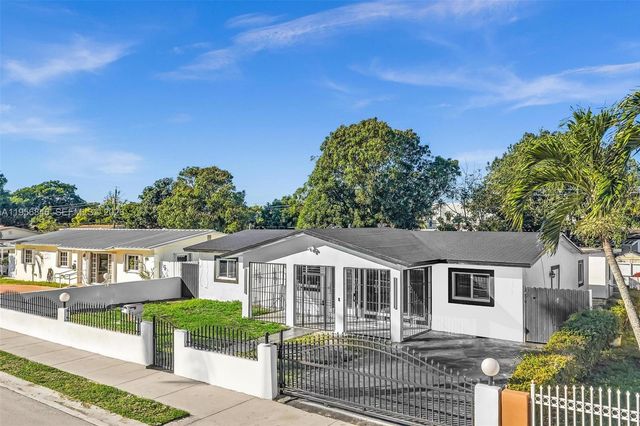 560 N Perviz Ave, Opa-locka, FL 33054