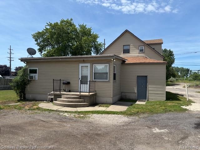 23736 Sherwood Avenue, Warren, MI 48091