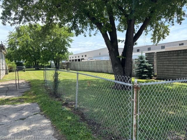 23736 Sherwood Avenue, Warren, MI 48091