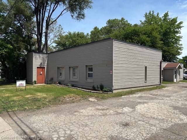 23736 Sherwood Avenue, Warren, MI 48091
