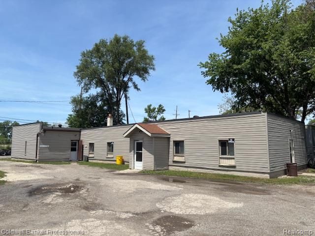 23736 Sherwood Avenue, Warren, MI 48091