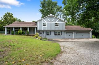 9802 E Clover Creek Drive, Claremore, OK 74017