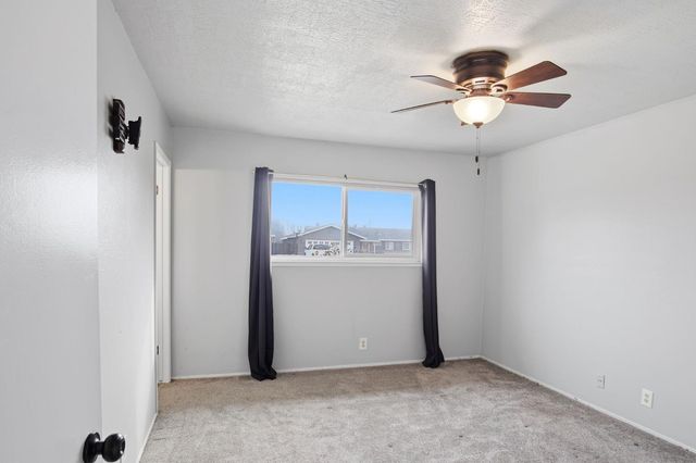 1805 Myrtlewood Dr, Ceres, CA 95307