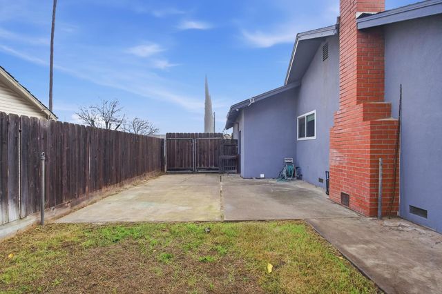 1805 Myrtlewood Dr, Ceres, CA 95307