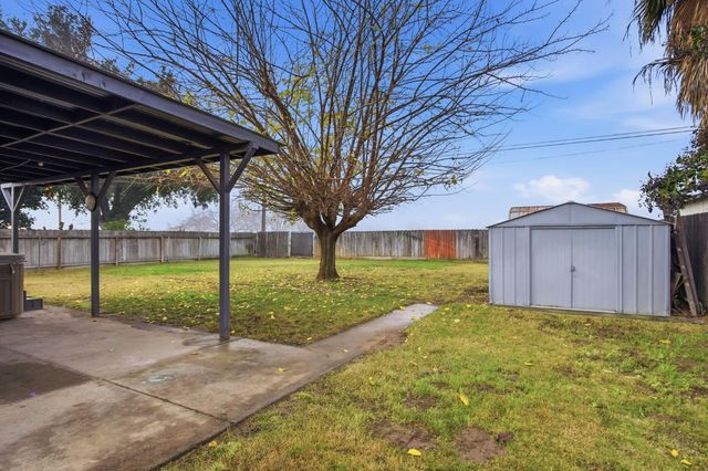 1805 Myrtlewood Dr, Ceres, CA 95307