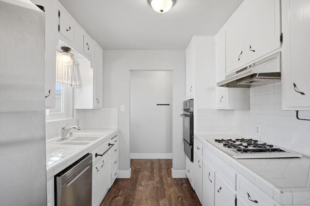 1805 Myrtlewood Dr, Ceres, CA 95307