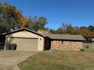 1000 W 17th Terrace, Russellville, AR 72801