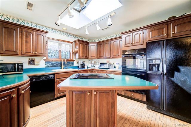 650 Netherwood Road, Hyde Park, NY 12538