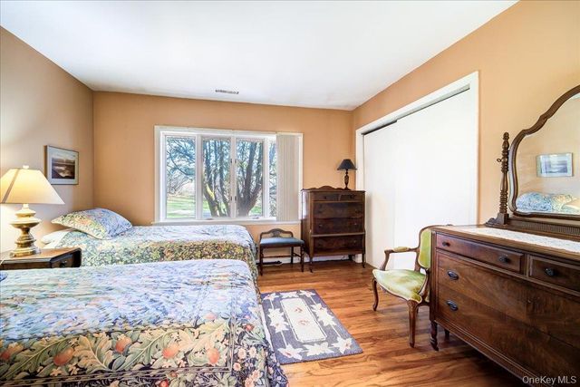 650 Netherwood Road, Hyde Park, NY 12538