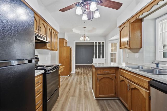 1736 SE Silkwood Court, Lee's Summit, MO 64063