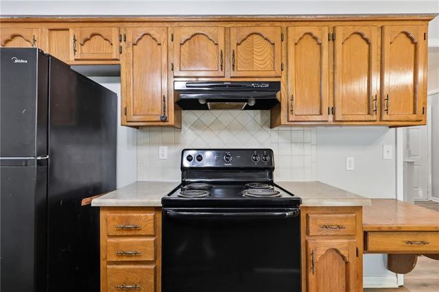 1736 SE Silkwood Court, Lee's Summit, MO 64063