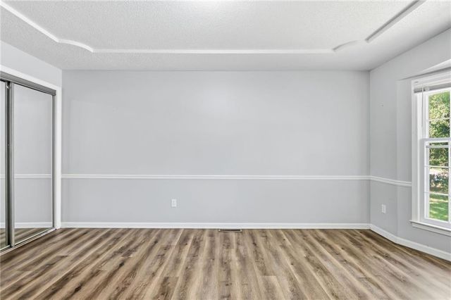 1736 SE Silkwood Court, Lee's Summit, MO 64063