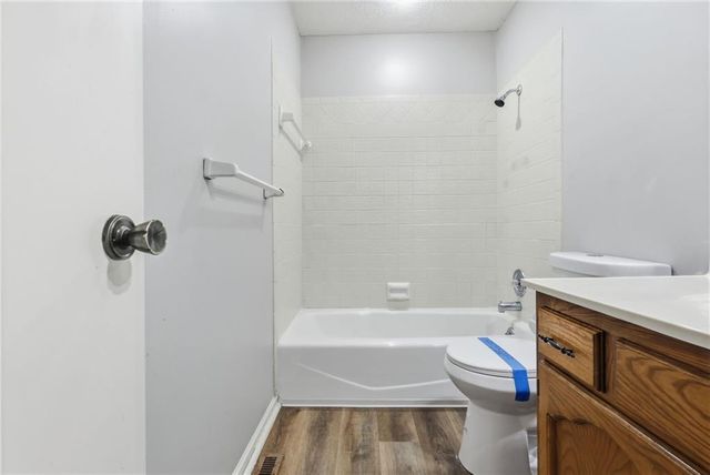 1736 SE Silkwood Court, Lee's Summit, MO 64063