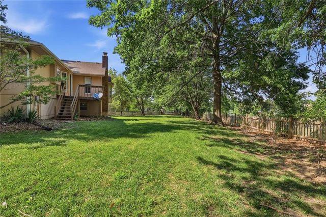 1736 SE Silkwood Court, Lee's Summit, MO 64063