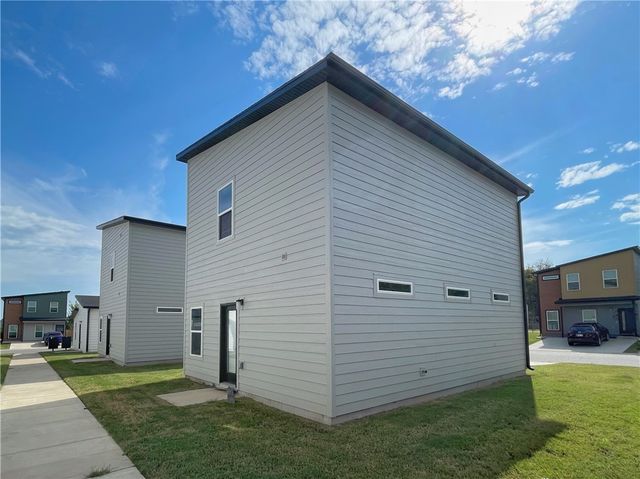 1080 States Avenue, Bentonville, AR 72713