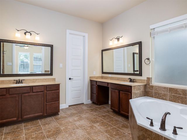 21301 Merveil DR, Pflugerville, TX 78660