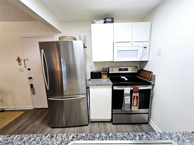 3212 NE 12th Street 202, Pompano Beach, FL 33062
