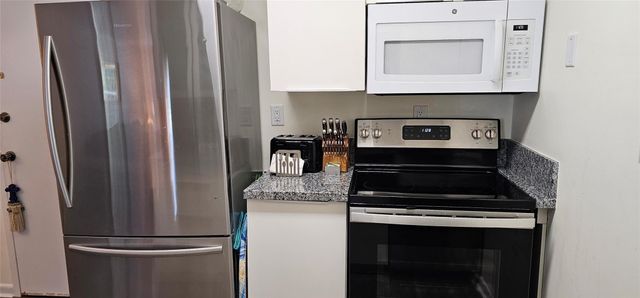 3212 NE 12th Street 202, Pompano Beach, FL 33062