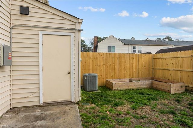 213 Cedar Creek TER, Chesapeake, VA 23322