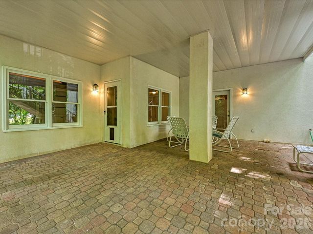 15001 Majestic Oak Drive, Charlotte, NC 28278