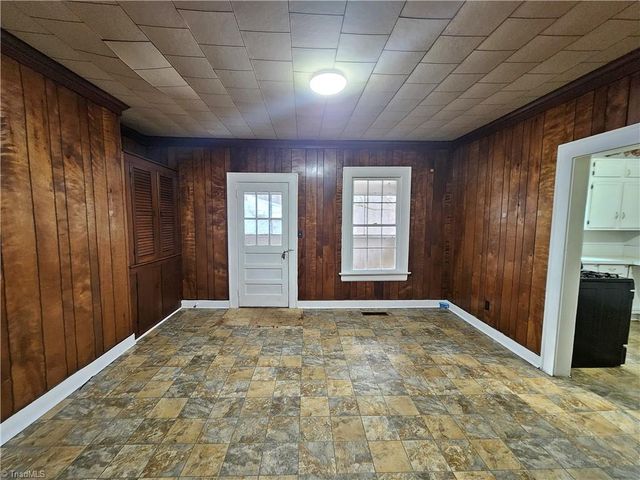 4902 Cherry Street, Winston-salem, NC 27105