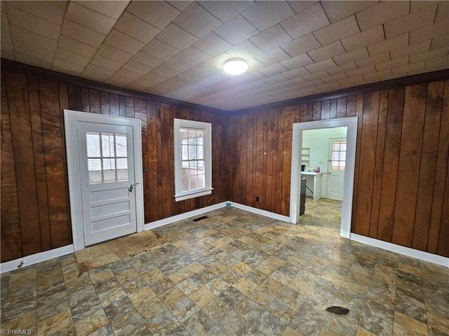 4902 Cherry Street, Winston-salem, NC 27105