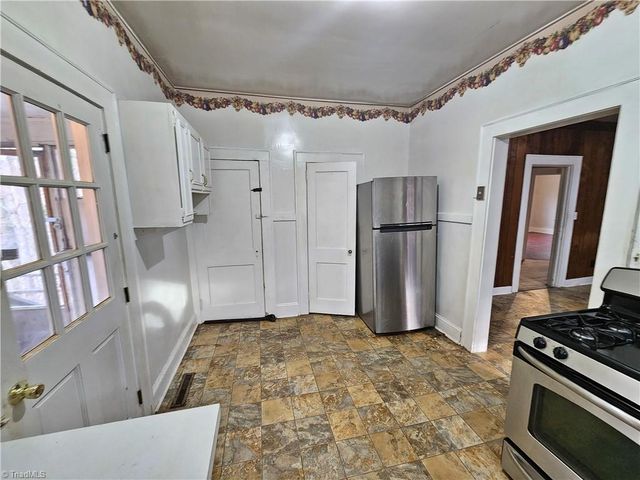 4902 Cherry Street, Winston-salem, NC 27105