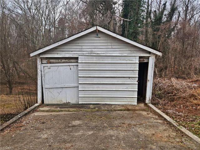 4902 Cherry Street, Winston-salem, NC 27105