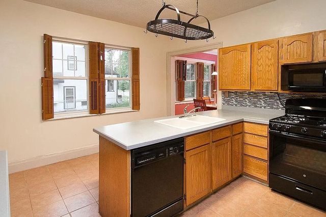 1112 University Drive S, Fargo, ND 58103