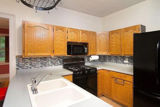 1112 University Drive S, Fargo, ND 58103