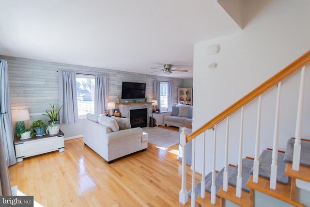 217 WHITMER RD, Shenandoah Junction, WV 25442