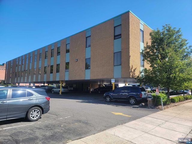 71 Union Avenue, Rutherford, NJ 07070