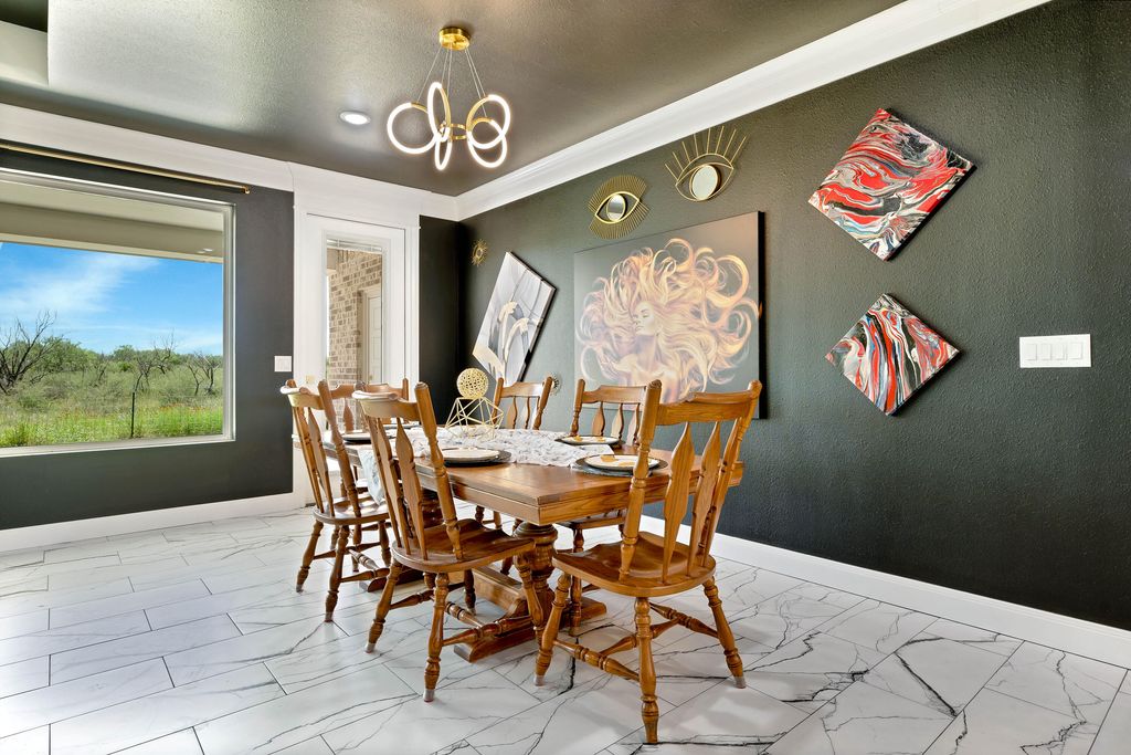 Image 11 of property listing at 1605 Club House Lane, San Angelo, TX 76904