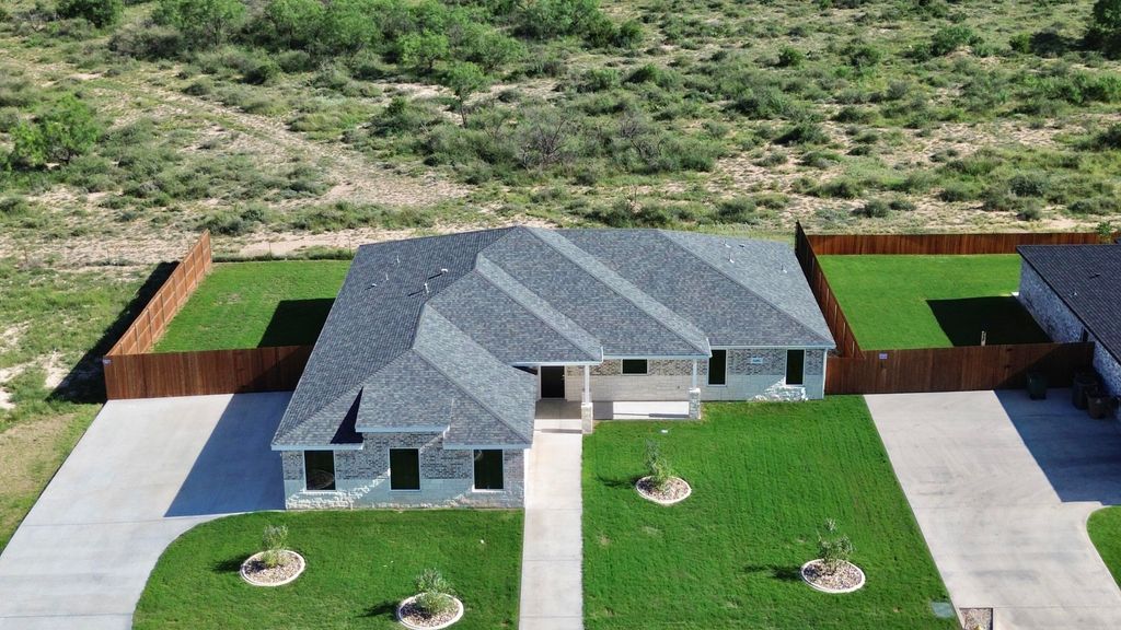 Image 32 of property listing at 1605 Club House Lane, San Angelo, TX 76904