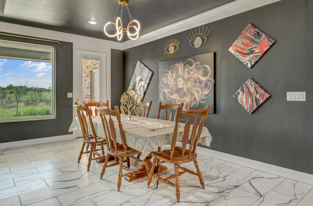 Image 9 of property listing at 1605 Club House Lane, San Angelo, TX 76904