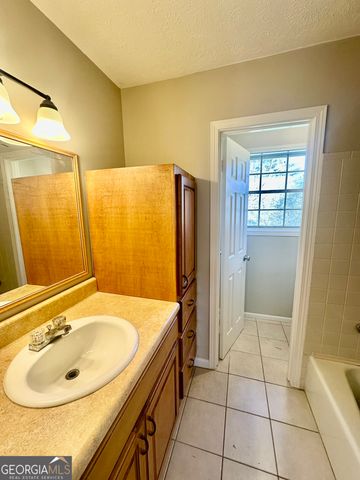 501 Lee Byrd Road, Loganville, GA 30052